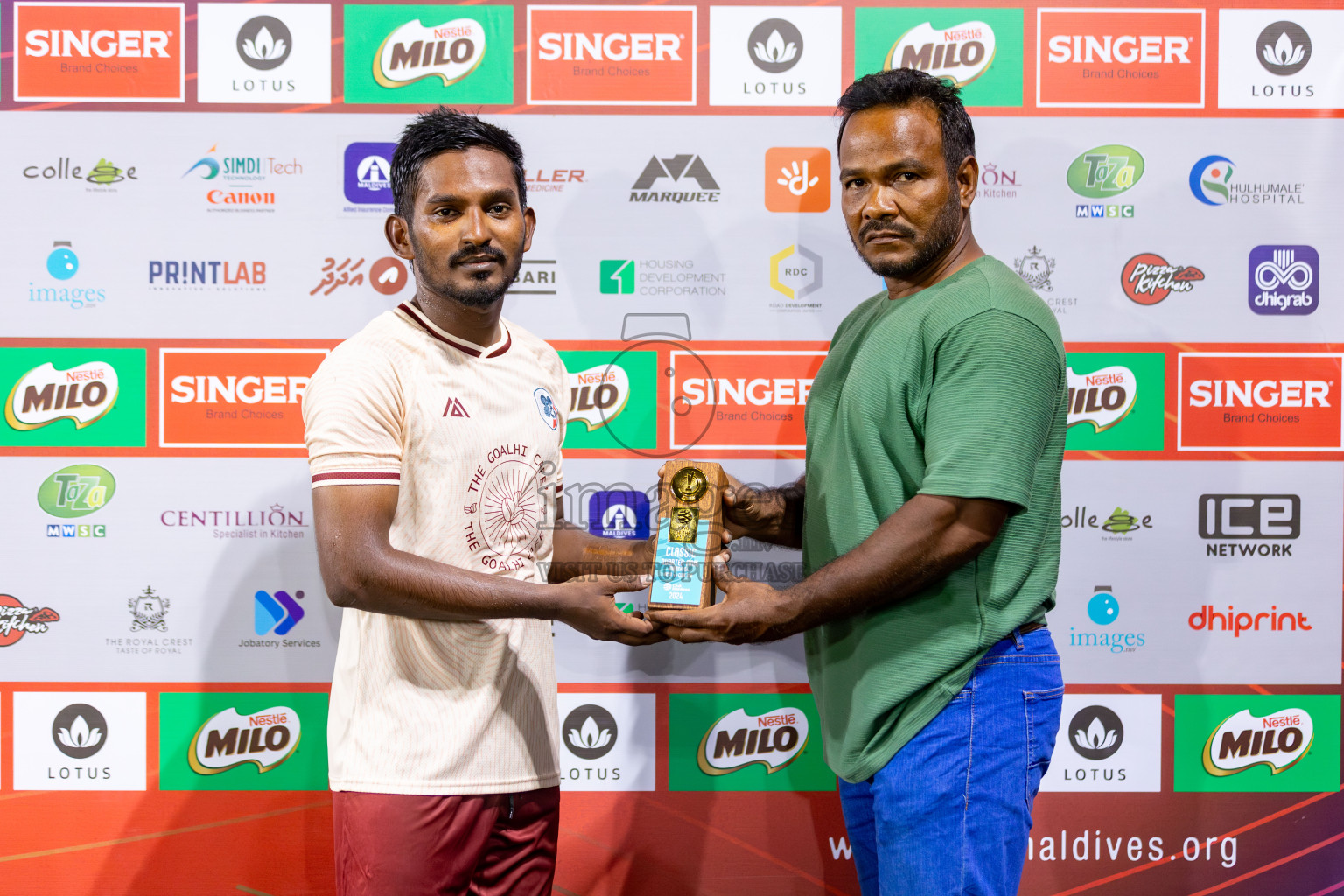 CLUB 220 vs HPSN in the Quarter Finals of Club Maldives Classic 2024 held in Rehendi Futsal Ground, Hulhumale', Maldives on Tuesday, 17th September 2024. 
Photos: Hassan Simah / images.mv