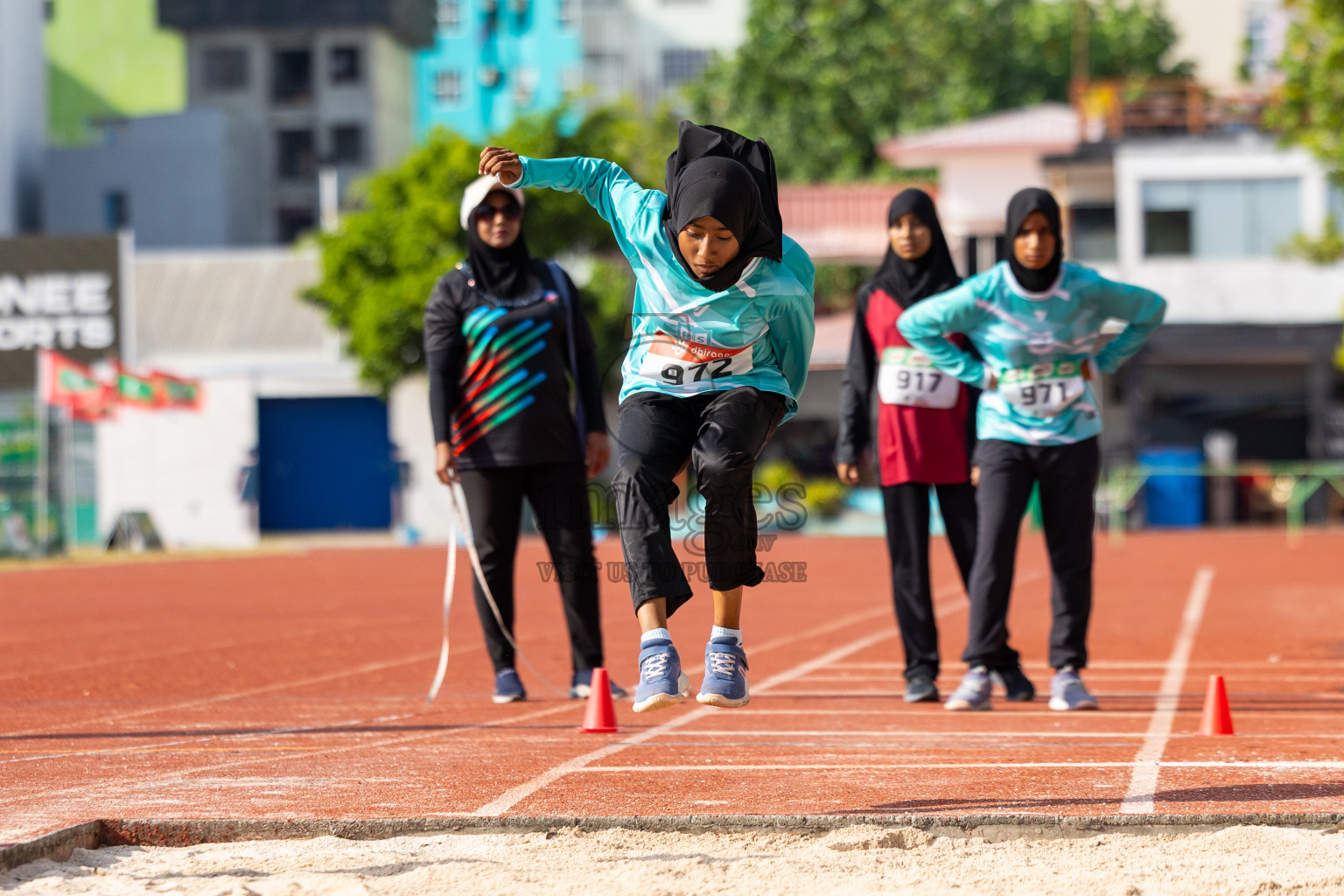 Day 4 of Inter-school Athletics Championship 2025 held in Ekuveni Synthetic Track, Male', Maldives on Thursday, 09th October 2025. Photos by: Raaif Yoosuf / Images.mv