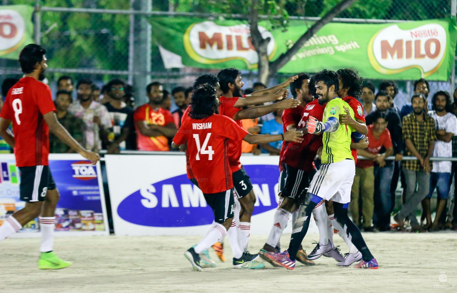 Quarterfinals of Club Maldives Cup in Male', Maldives, Saturday, April. 15, 2016.(Images.mv Photo/ Hussain Sinan).