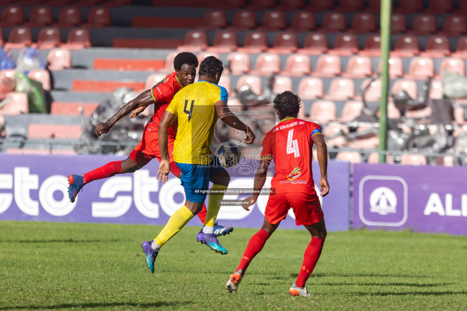 Club Valencia vs De Grande Sports Club in Ooredoo Dhivehi Premier League 2021/22 on 16th July 2022, held in National Football Stadium, Male', Maldives Photos: Hassan Simah/ Images mv