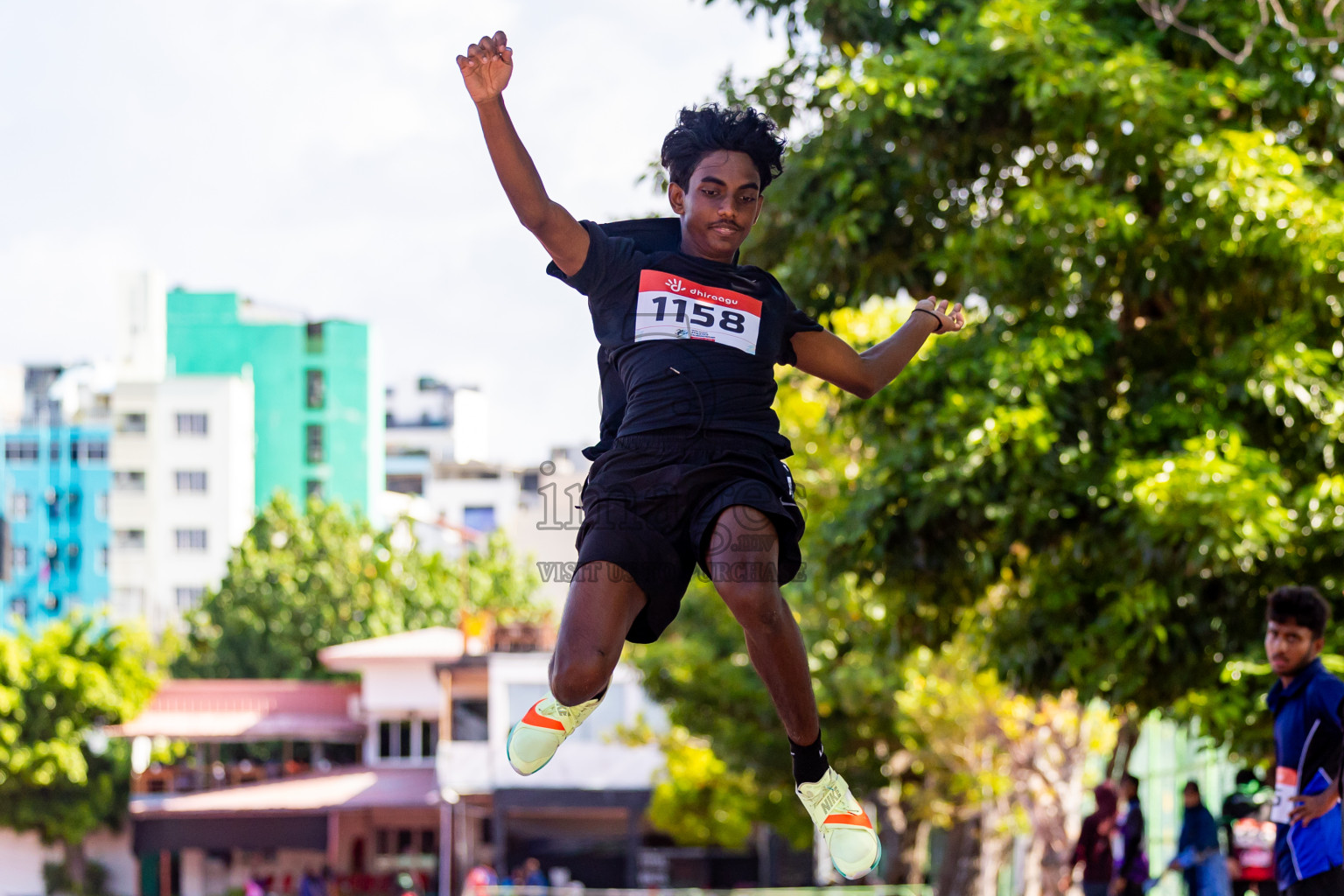 Day 2 of Inter-school Athletics Championship 2025 held in Ekuveni Synthetic Track, Male', Maldives on Tuesday, 07th October 2025. Photos by: Nausham Waheed / Images.mv