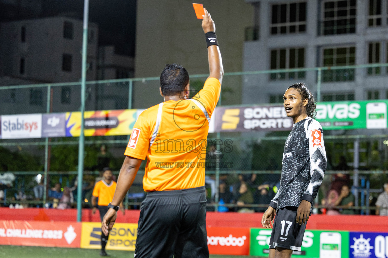 F Bilehdhoo VS F Feeali in Day 21 of Golden Futsal Challenge 2025 was held on Saturday, 25 January 2025, in Hulhumale', Maldives. 
Photos: Hassan Simah / images.mv