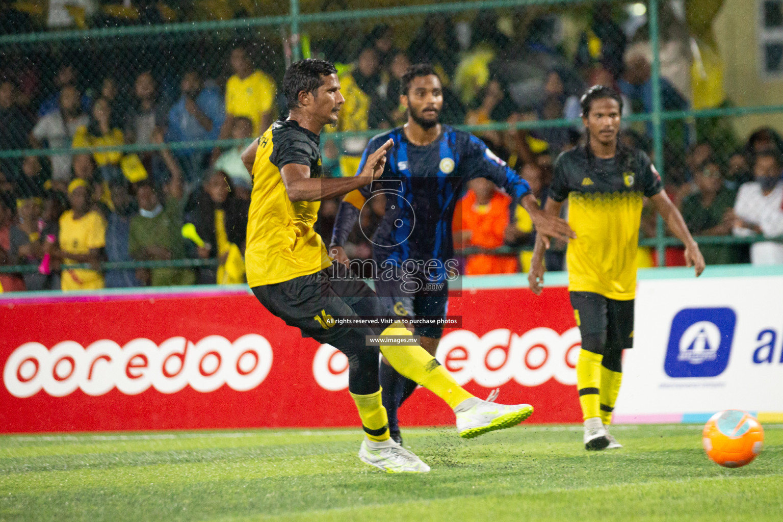 Team MPL vs Team RRC in the Quarter Finals of Club Maldives 2021 held at Hulhumale'; on 13th December 2021 Photos: Nasam/ images.mv