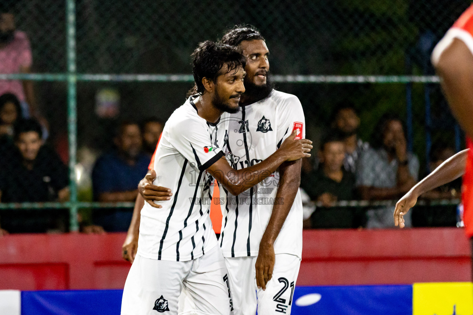 HDh.Nolhivaranfaru VS HDh.Neykurendhoo in Day 6 of Golden Futsal Challenge 2024 was held on Saturday, 20th January 2024, in Hulhumale', Maldives 
Photos: Hassan Simah / images.mv