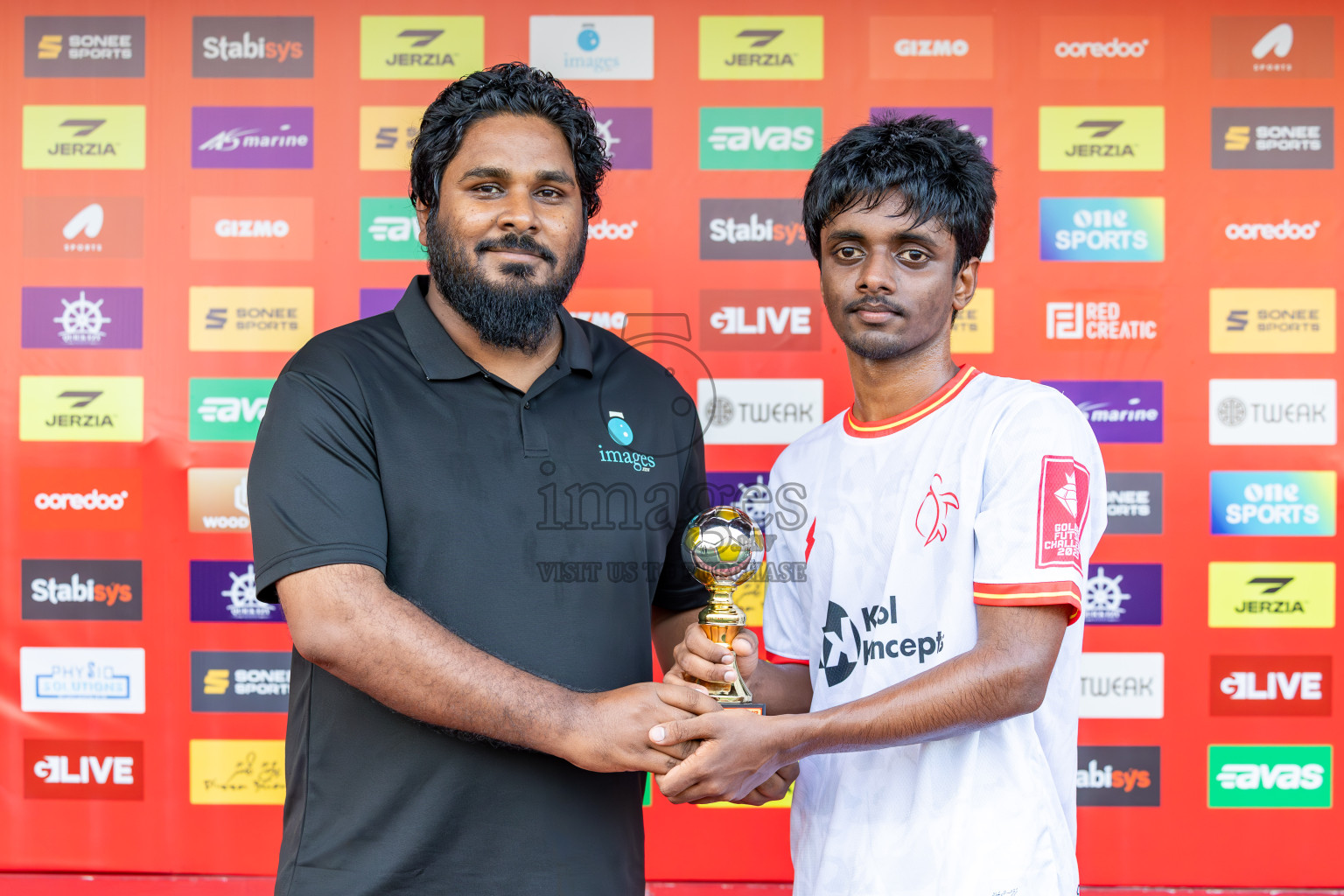 F Feeali vs F Magoodhoo in Day 12 of Golden Futsal Challenge 2025 was held on Thursday, 16th January 2025, in Hulhumale', Maldives Photos: Ismail Thoriq / images.mv