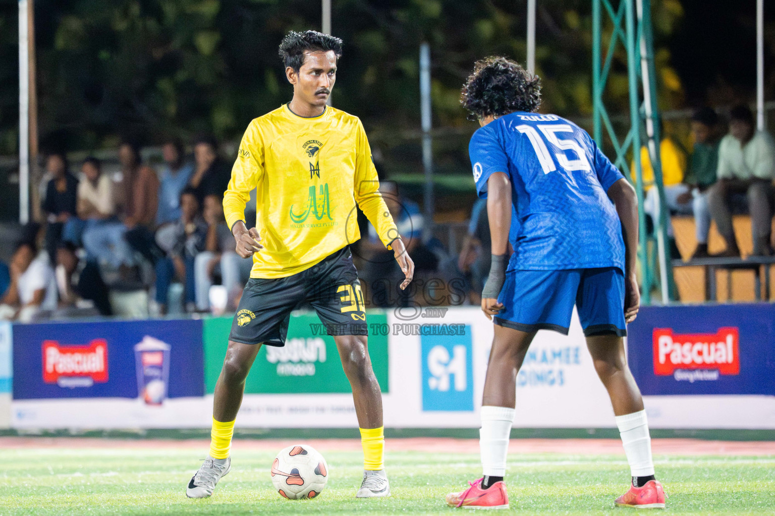 Foemathi JR VS Kanmathi SC in Day 3 - Fonadhoo Youth Futsal Challenge 2025 held in Fonadhoo Futsal Stadium, L. Fonadhoo, Maldives on Tuesdat, 28th October 2025 Photos: Arif Rasheed / images.mv