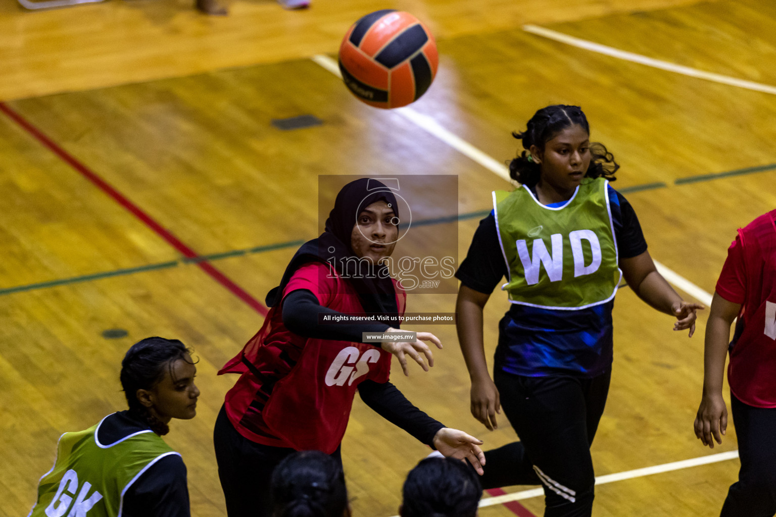 Lorenzo Sports Club vs Youth United Sports Club in the Milo National Netball Tournament 2022 on 20 July 2022, held in Social Center, Male', Maldives. Photographer: Hassan Simah / Images.mv