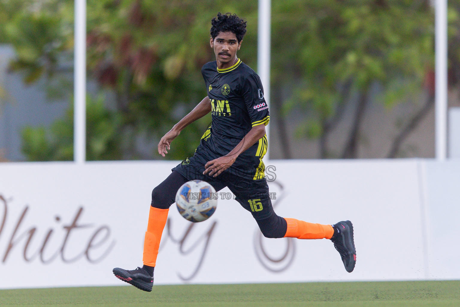 Velaa Sports Club vs Team Middle East in Day 3 of Eydhafushi Cup 2025 held in Eydhafushi Football Stadium at B. Eydhafushi, Maldives on Sunday, 7th September 2025. Photos: Arif Rasheed / images.mv