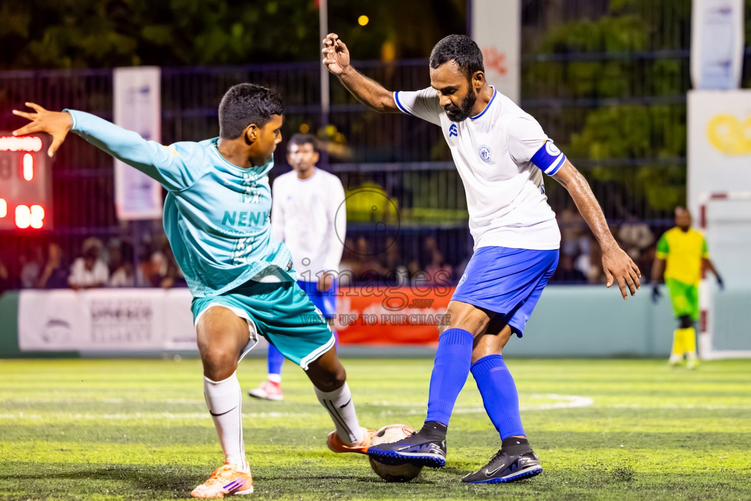 Hithaadhoo vs Kamadhoo in Quater Finals of Better in Baa Futsal Fiesta 2025 Men's division held in B. Eydhafushi, Maldives on Thursday, 13th November 2025. Photos: Nausham Waheed / images.mv
