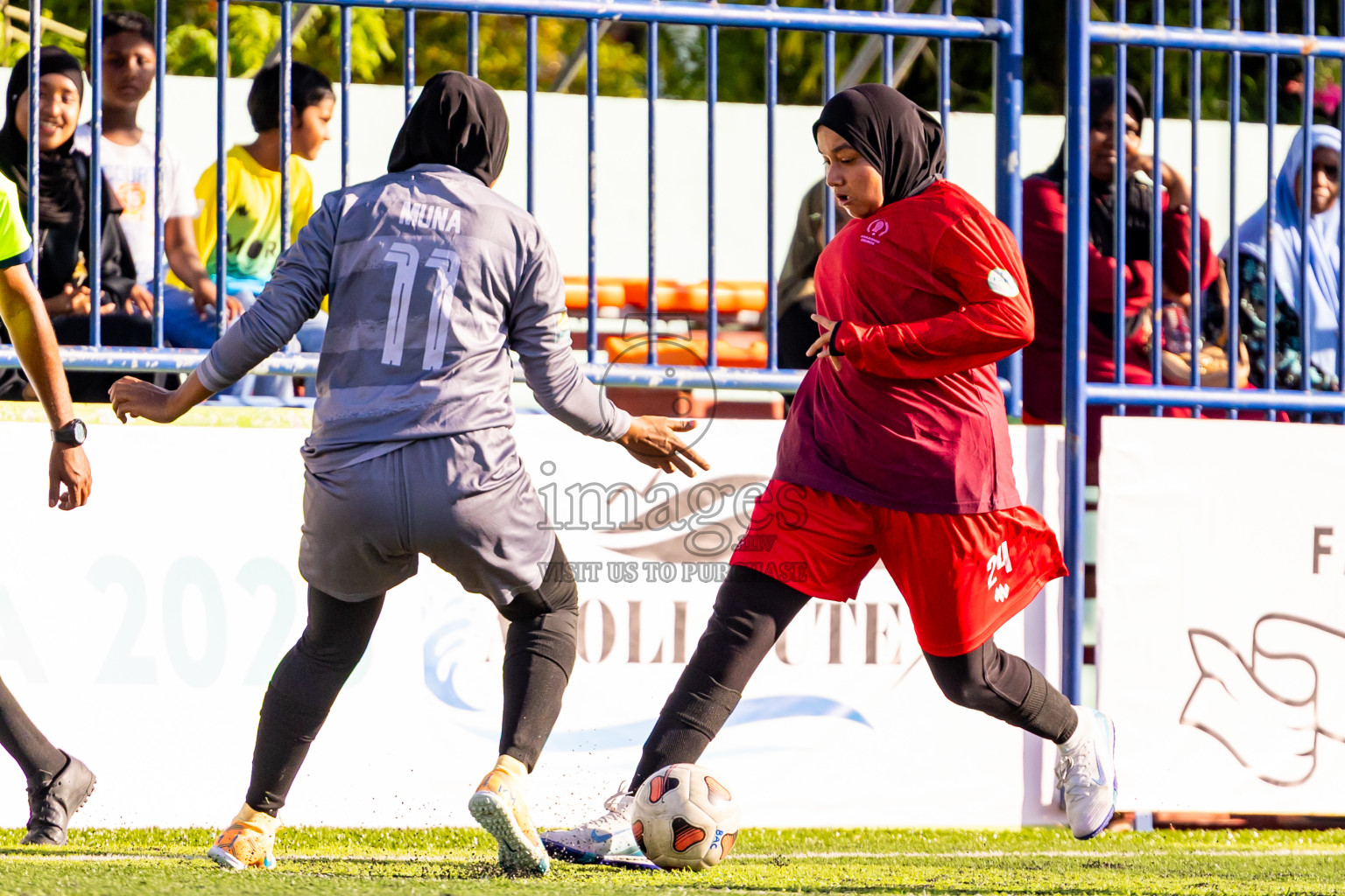 Dhonfan vs Kihaadhoo in Day 4 of Better in Baa Futsal Fiesta 2025 Woman's division held in B. Eydhafushi, Maldives on Sunday, 9th November 2025. Photos: Nausham Waheed / images.mv