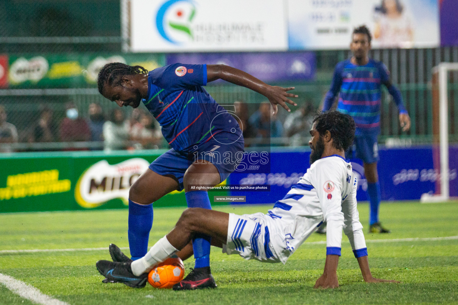 STO RC Vs Team Fenaka in the Quarter Finals of Club Maldives 2021 held in Hulhumale, Maldives on 13 December 2021. Photos: Nasam Thaufeeq