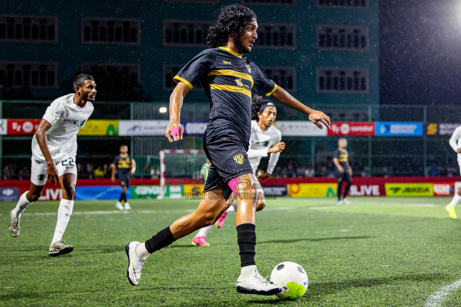 HA Utheem VS HA Ihavandhoo in Day 9 of Golden Futsal Challenge 2025 was held on Monday, 13th January 2025, in Hulhumale', Maldives Photos: Nausham Waheed , Ismail Thoriq / images.mv