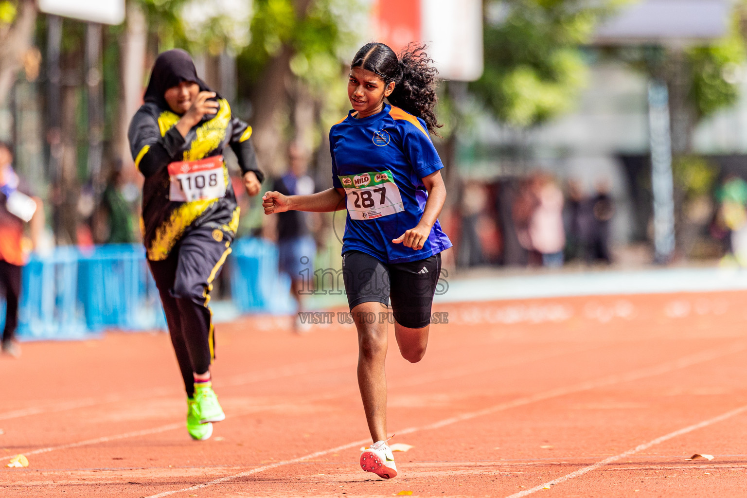 Day 4 of Inter-school Athletics Championship 2025 held in Ekuveni Synthetic Track, Male', Maldives on Thursday, 09th October 2025. Photos by: Areef Adam / Images.mv