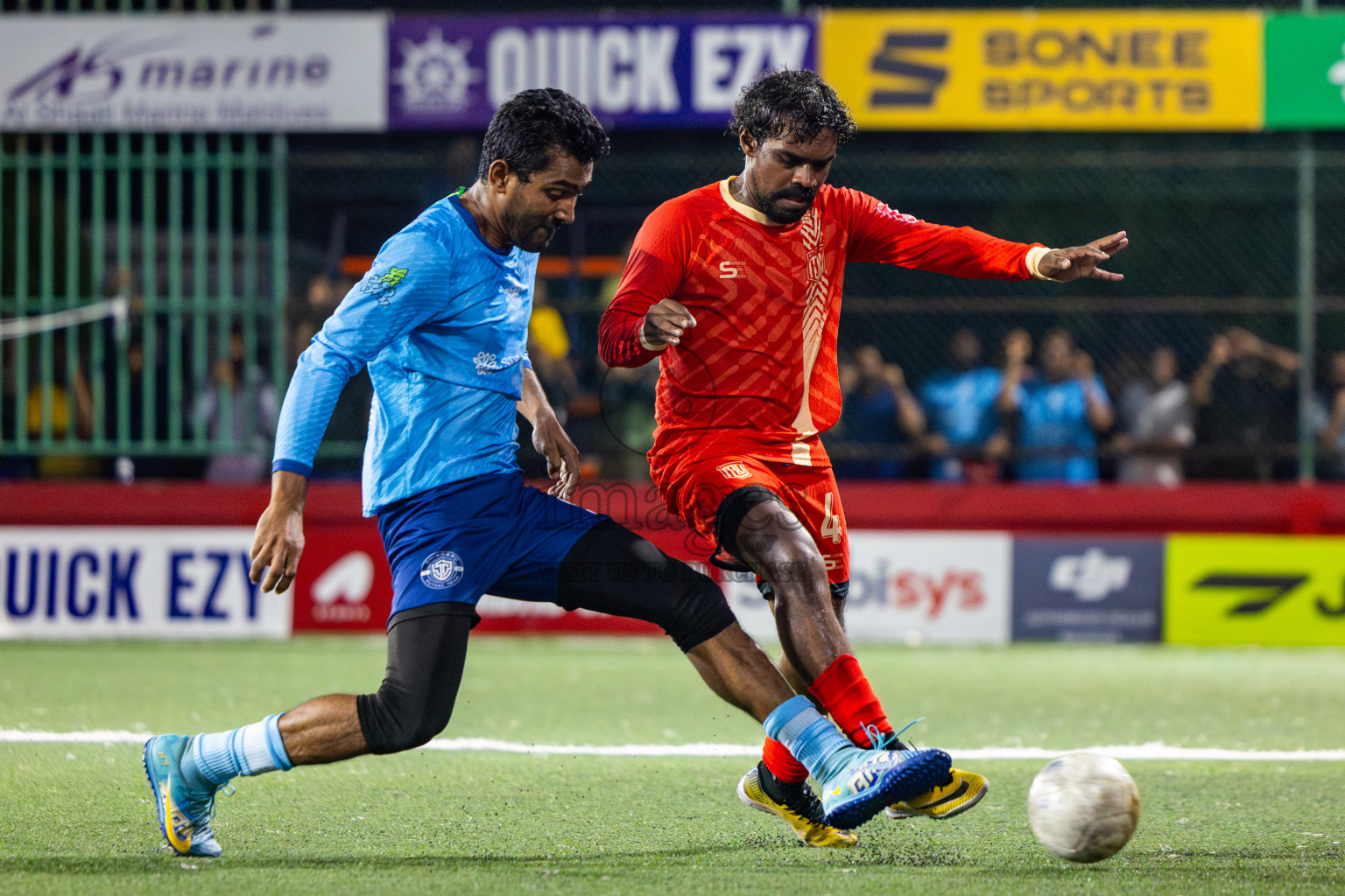 M Dhiggaru vs M Muli in Day 21 of Golden Futsal Challenge 2025 was held on Saturday , 25th January 2025, in Hulhumale', Maldives. Photos: Nausham Waheed / images.mv