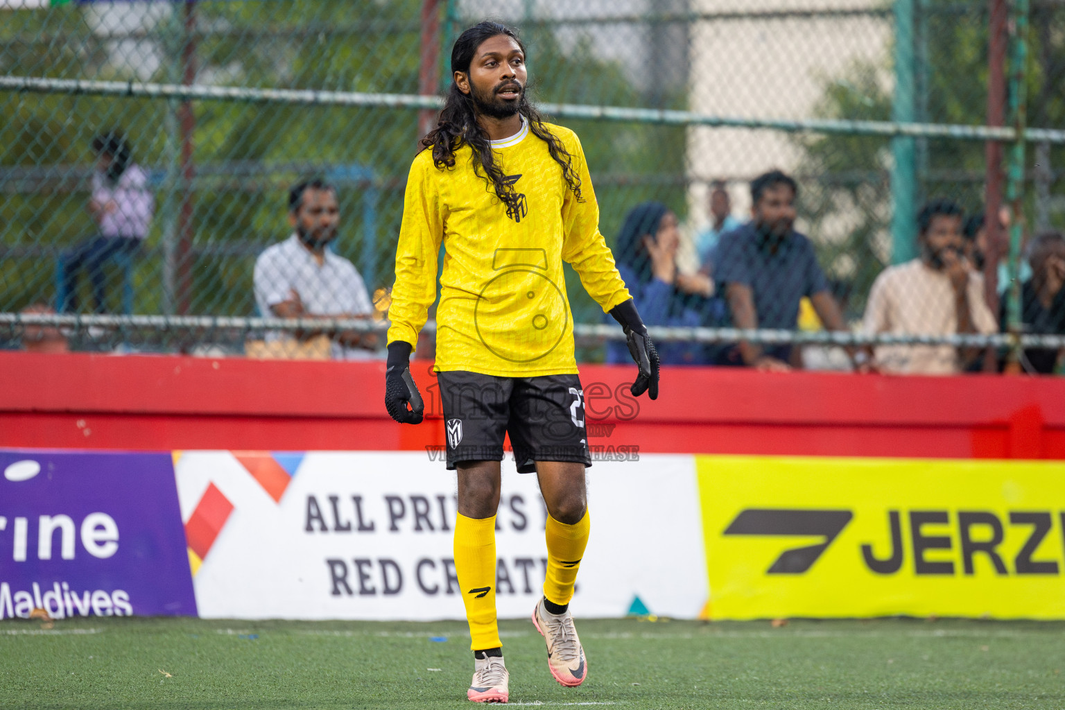 Dh Bandidhoo vs Dh Maaenboodhoo in Day 13 of Golden Futsal Challenge 2025 was held on Friday, 17th January 2025, in Hulhumale', Maldives Photos: Ismail Thoriq / images.mv