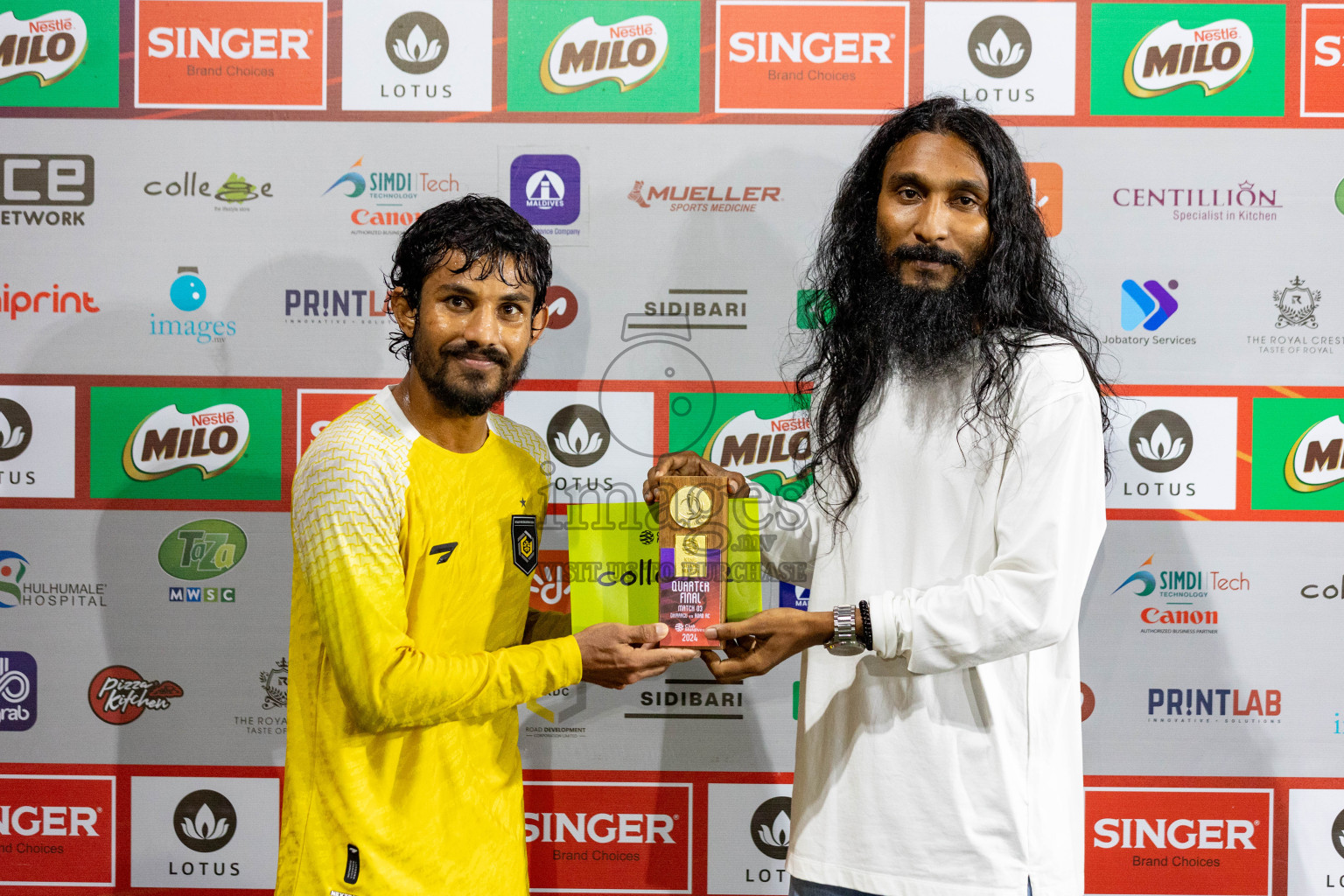 Dhiraagu vs RRC in Quarter Finals of Club Maldives Cup 2024 held in Rehendi Futsal Ground, Hulhumale', Maldives on Friday, 11th October 2024. 
Photos: Ismail Thoriq / images.mv