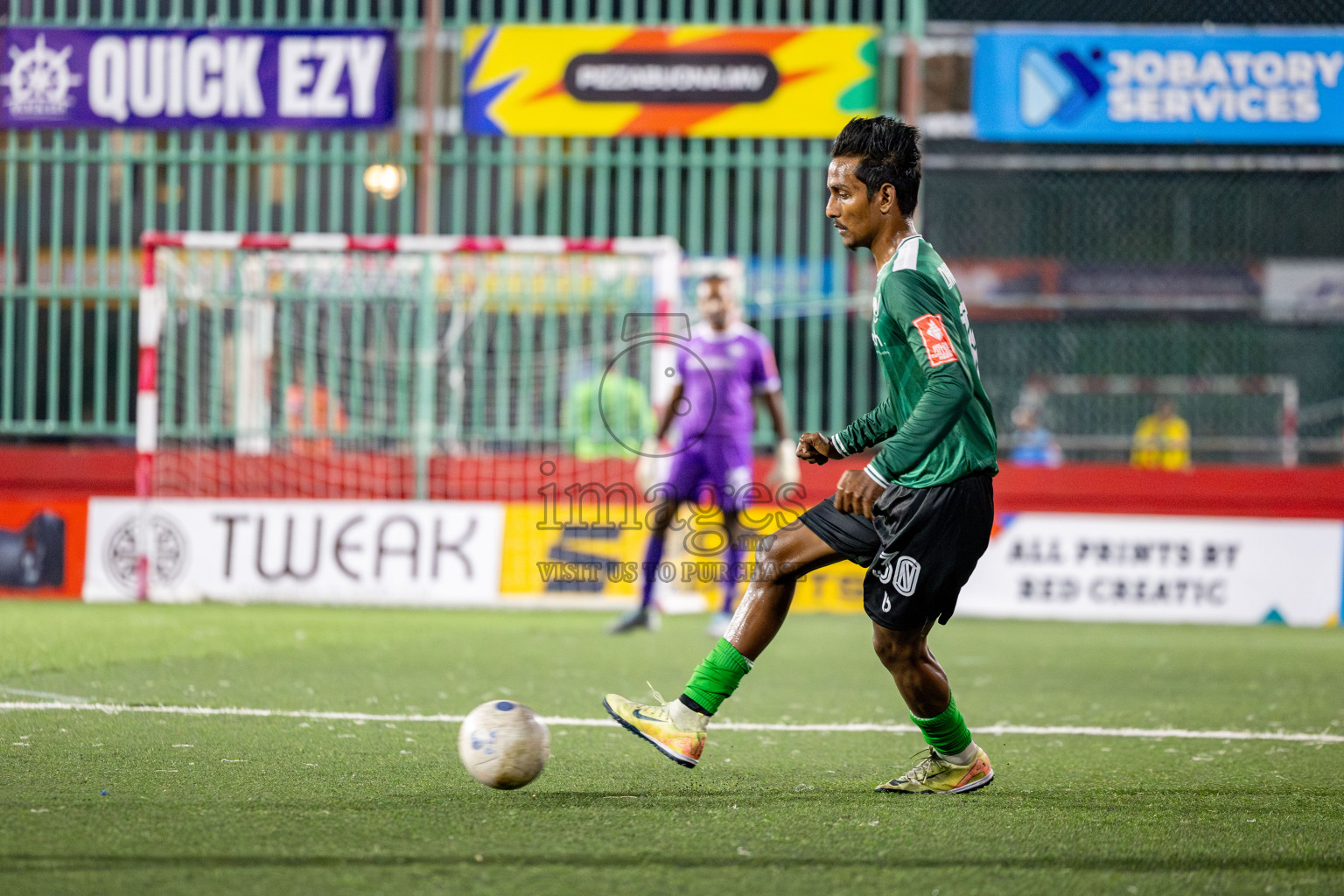 R. Dhuvaafaru VS N. Miladhoo in zone round on Day 32 of Golden Futsal Challenge 2025 was held on Wednesday , 5th February 2025, in Hulhumale', Maldives. 
Photos: Hassan Simah / images.mv