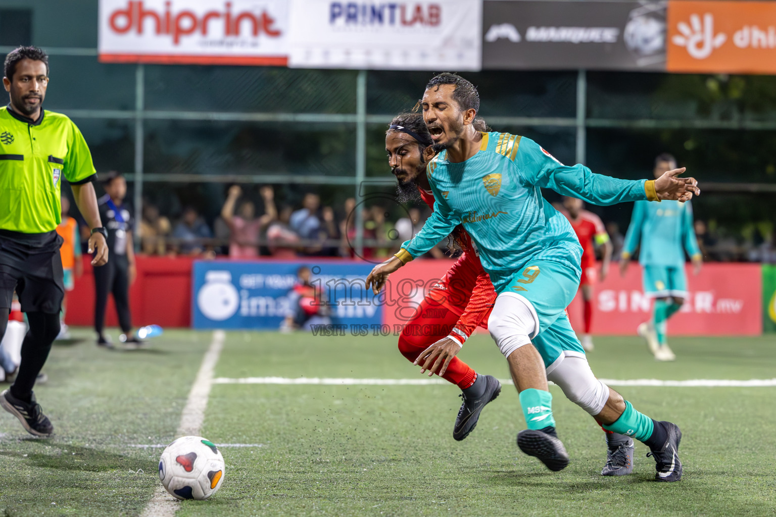 Maldivian vs Ooredoo in Club Maldives Cup 2024 held in Rehendi Futsal Ground, Hulhumale', Maldives on Thursday, 3rd October 2024.
Photos: Ismail Thoriq / images.mv