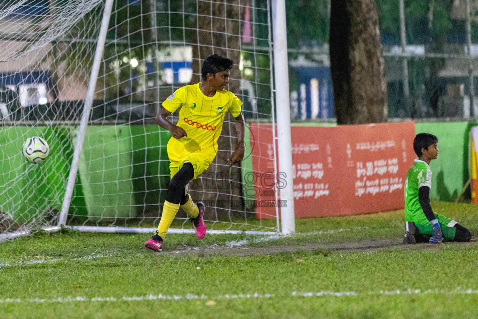 Maziya vs Hurriya (U14) in Day 4 of Dhivehi Youth League 2024 held at Henveiru Stadium on Thursday, 28th November 2024. Photos: Shuu Abdul Sattar/ Images.mv