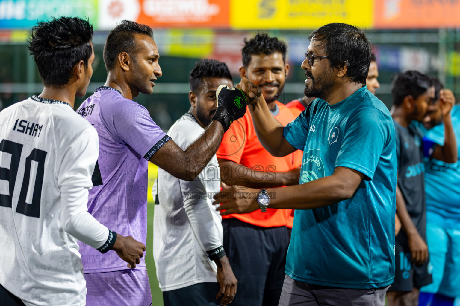 R. Dhuvaafaru VS Sh. Feydhoo on Day 33 of Golden Futsal Challenge 2024, held on Sunday, 18th February 2024, in Hulhumale', Maldives Photos: Hassan Simah / images.mv