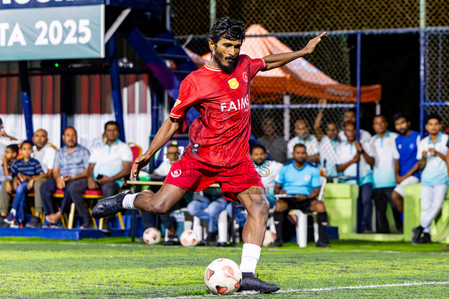 Eydhafushi vs Thulhaadhoo in Semi Finals of Better in Baa Futsal Fiesta 2025 Men's division held in B. Eydhafushi, Maldives on Saturday, 15th November 2025. Photos: Nausham Waheed / images.mv