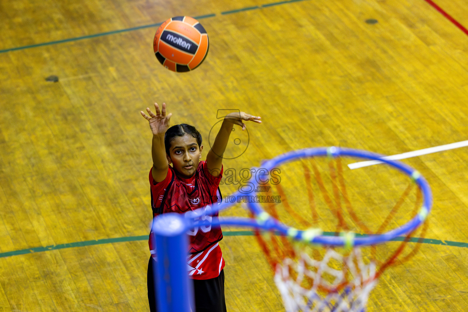 Iskandhar School vs Ghiyasuddin International School in the U15 Finals of Inter-school Netball Tournament held in Social Center at Male', Maldives on Monday, 26th August 2024. Photos: Hassan Simah / images.mv