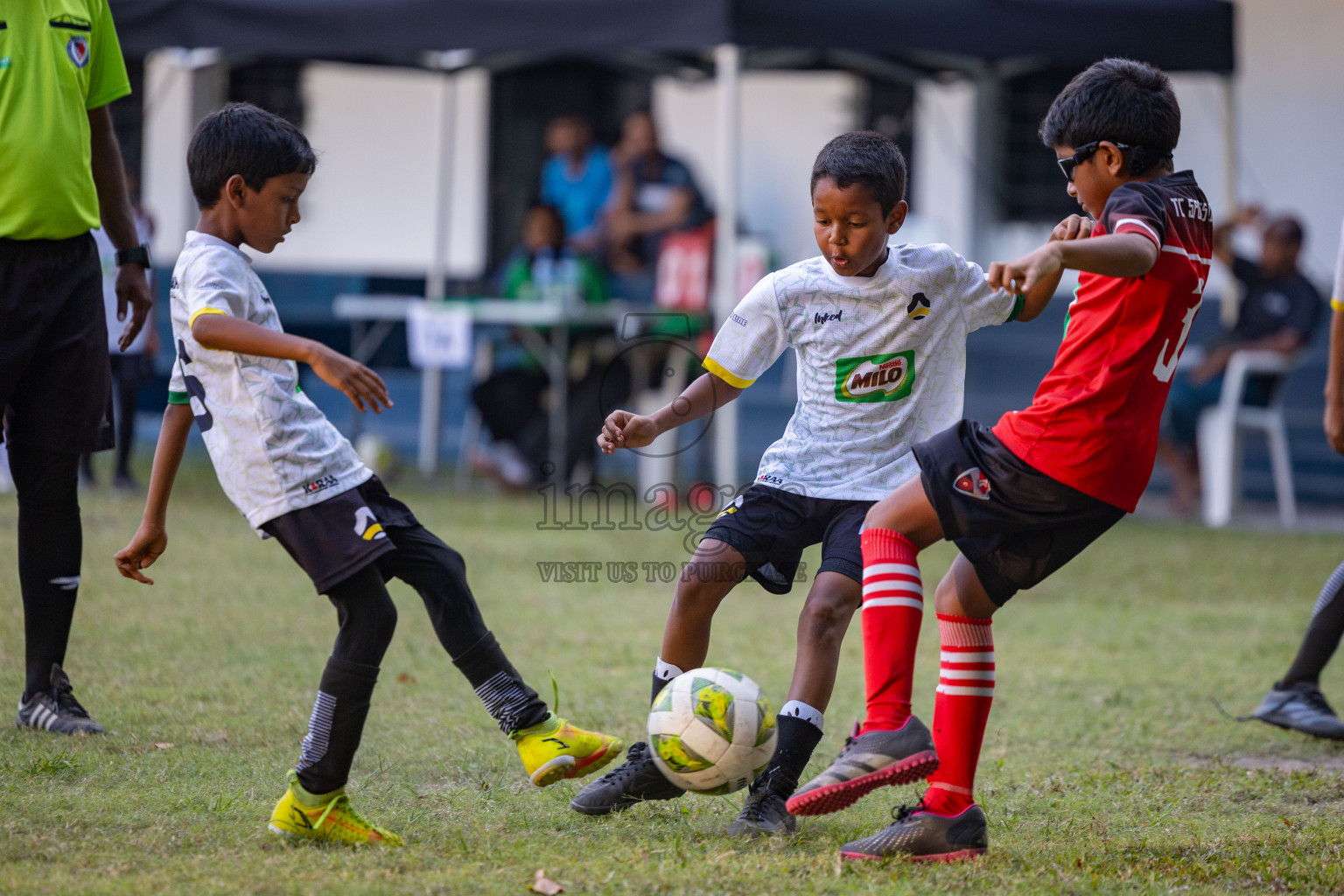 Day 2 of MILO Academy Championship 2025 was held on Friday, 14th February 2025 in Henveiru Stadium. 
Photos: Hassan Simah / Images.mv