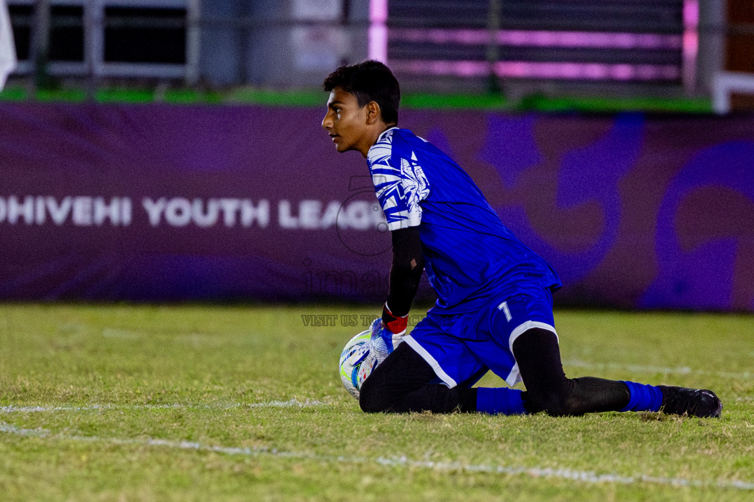 Victory Sports Club vs Hurriyya Sports Club (U12) in Day 9 of Dhivehi Youth League 2024 held at Henveiru Stadium on Saturday, 14th December 2024. Photos: Nausham Waheed / Images.mv