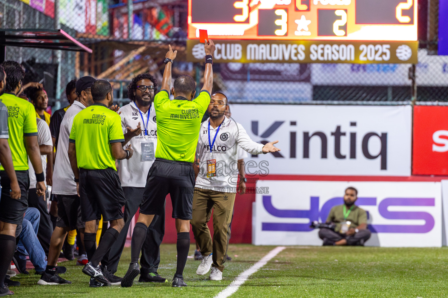 Maldivian vs STELCO in the Quarter Finals of Club Maldives Cup 2025 was held in Rehendhi Futsal Ground, Hulhumale', Maldives on Friday, 17th October 2025. Photos: Ismail Thoriq / images.mv
