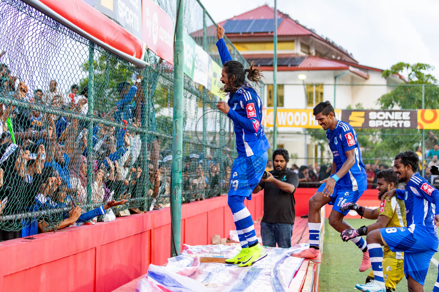 AA. Mathiveri VS AA. Thoddoo in Atoll Round Final on Day 20 of Golden Futsal Challenge 2025 was held on Friday, 24 January 2025, in Hulhumale', Maldives. 
Photos: Hassan Simah / images.mv