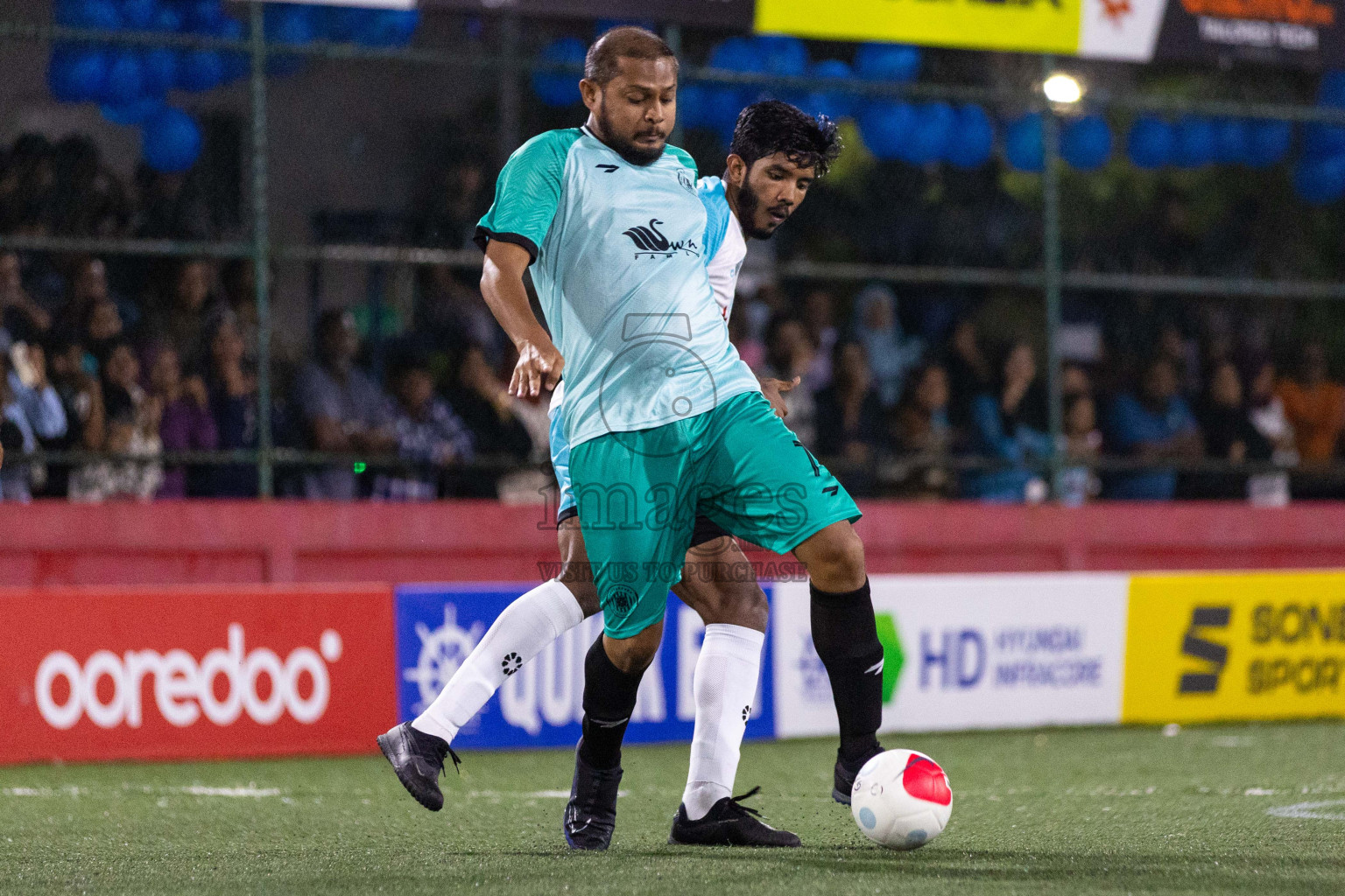 HA Thakandhoo vs HA Dhidhdhoo in Day 5 of Golden Futsal Challenge 2024 was held on Friday, 19th January 2024, in Hulhumale', Maldives
Photos: Ismail Thoriq / images.mv