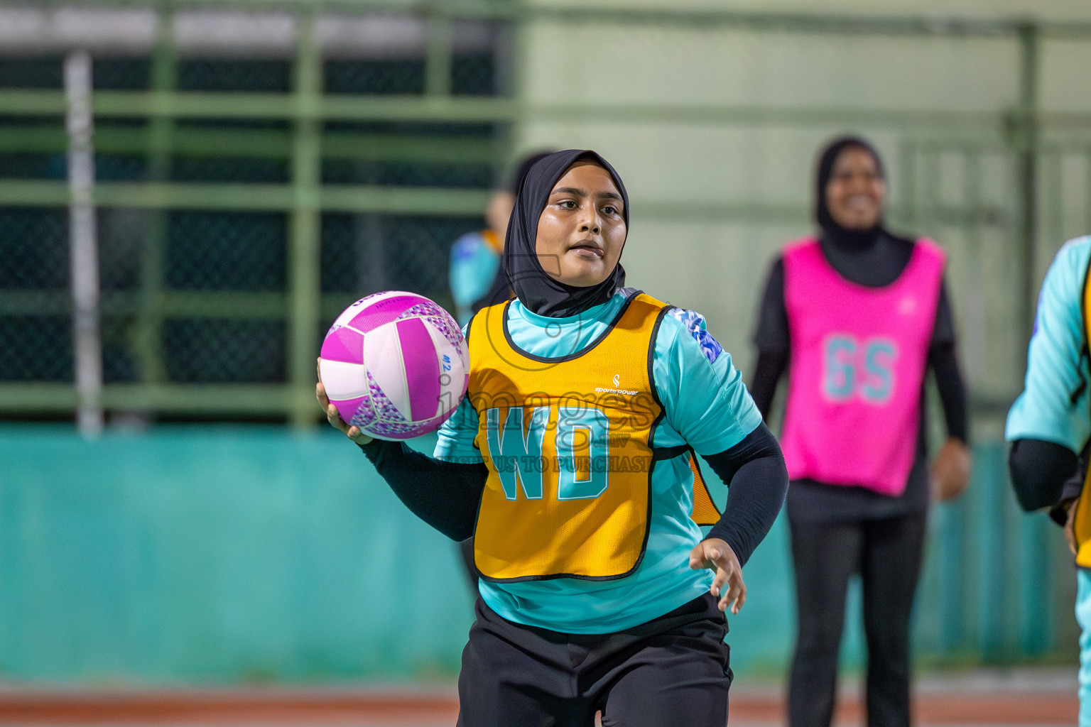 MV Netters vs United Unity Sports Club in Division 2 of of National Netball Tournament 2025 held in Ekuveni Netball Court at Male', Maldives on Thursday, 22nd May 2025. Photos: Mohamed Mahfooz Moosa / images.mv