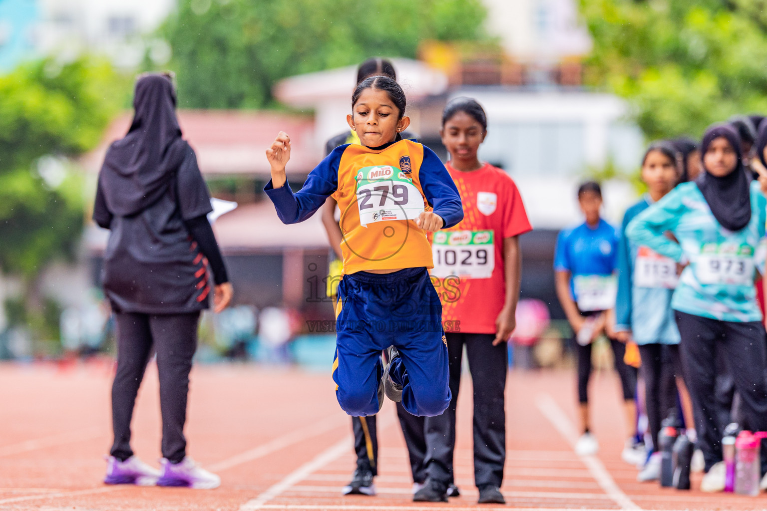 Day 4 of Inter-school Athletics Championship 2025 held in Ekuveni Synthetic Track, Male', Maldives on Thursday, 09th October 2025. Photos by: Areef Adam / Images.mv