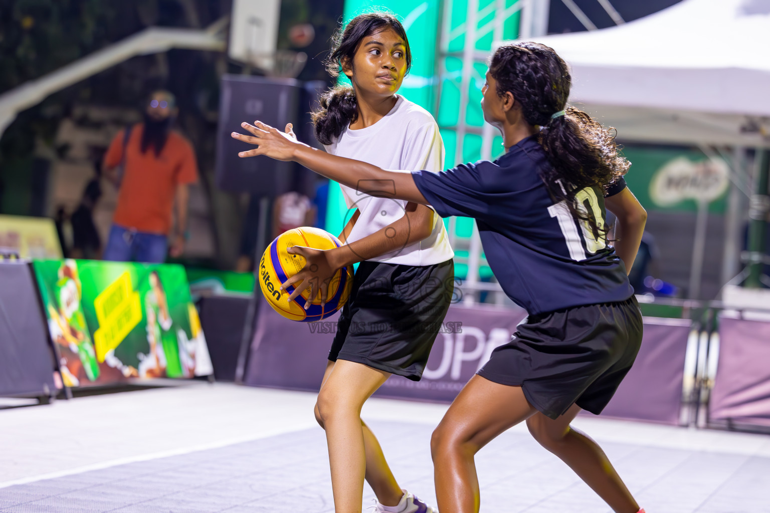 Day 3 of MILO Ramadan 3x3 Challenge 2024 was held in Ekuveni Outdoor Basketball Court at Male', Maldives on Thursday, 14th March 2024.
Photos: Ismail Thoriq / images.mv