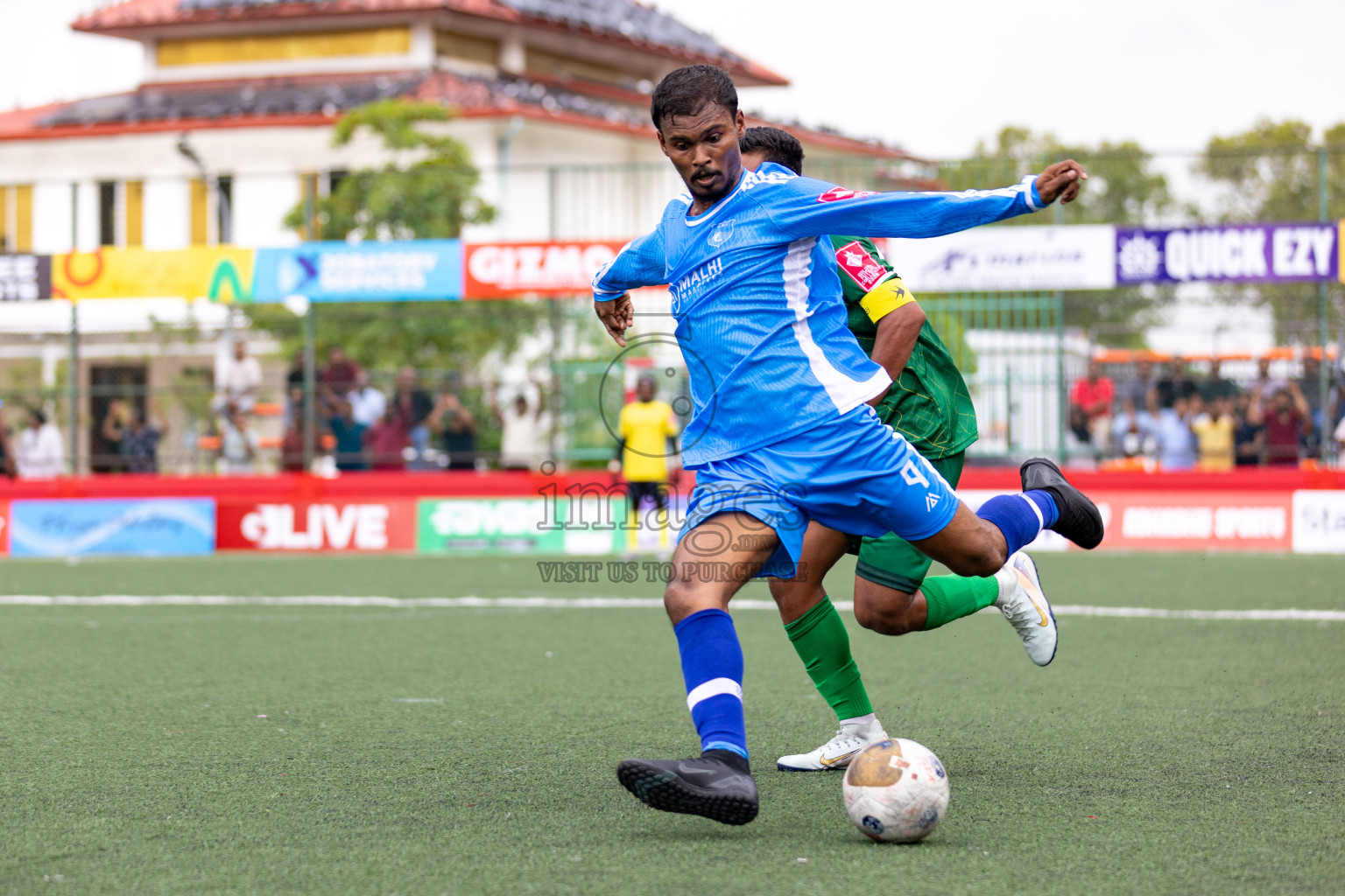 R Maduvvari VS R Alifushi in Day 6 of Golden Futsal Challenge 2025 on Friday, 6th January 2025, in Hulhumale', Maldives 
Photos: Hassan Simah / images.mv