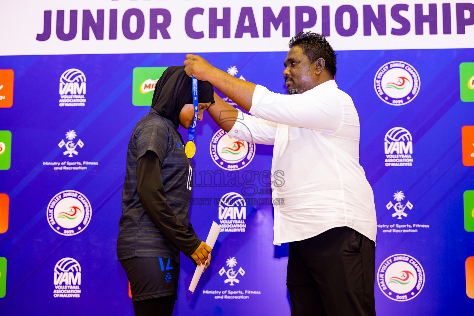 Male' City Team 1 vs Male' City Team 3 in the Finals of MILO Raajje Volley Junior Championship 2025 (U19 Girls) was held in Social Center Indoor Hall, Maldives on Sunday, 28th September 2025. Photos: Nausham Waheed / images.mv