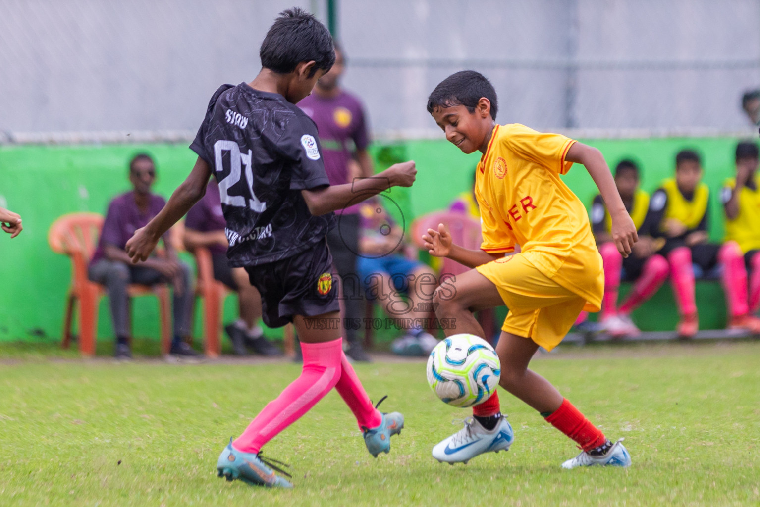 United Victory vs Victory Sports Club  (U12) in Day 5 of Dhivehi Youth League 2024 held at Henveiru Stadium on Friday 29th November 2024. Photos: Shuu Abdul Sattar/ Images.mv