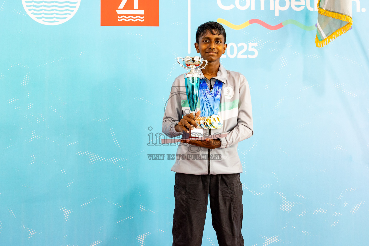 Closing Ceremony of BML 21st Interschool Swimming Competition 2025 .was held in Hulhumale' Swimming Pool, Hulhumale', Maldives on Saturday, 18th October 2025. 
Photos: Hassan Simah / images.mv