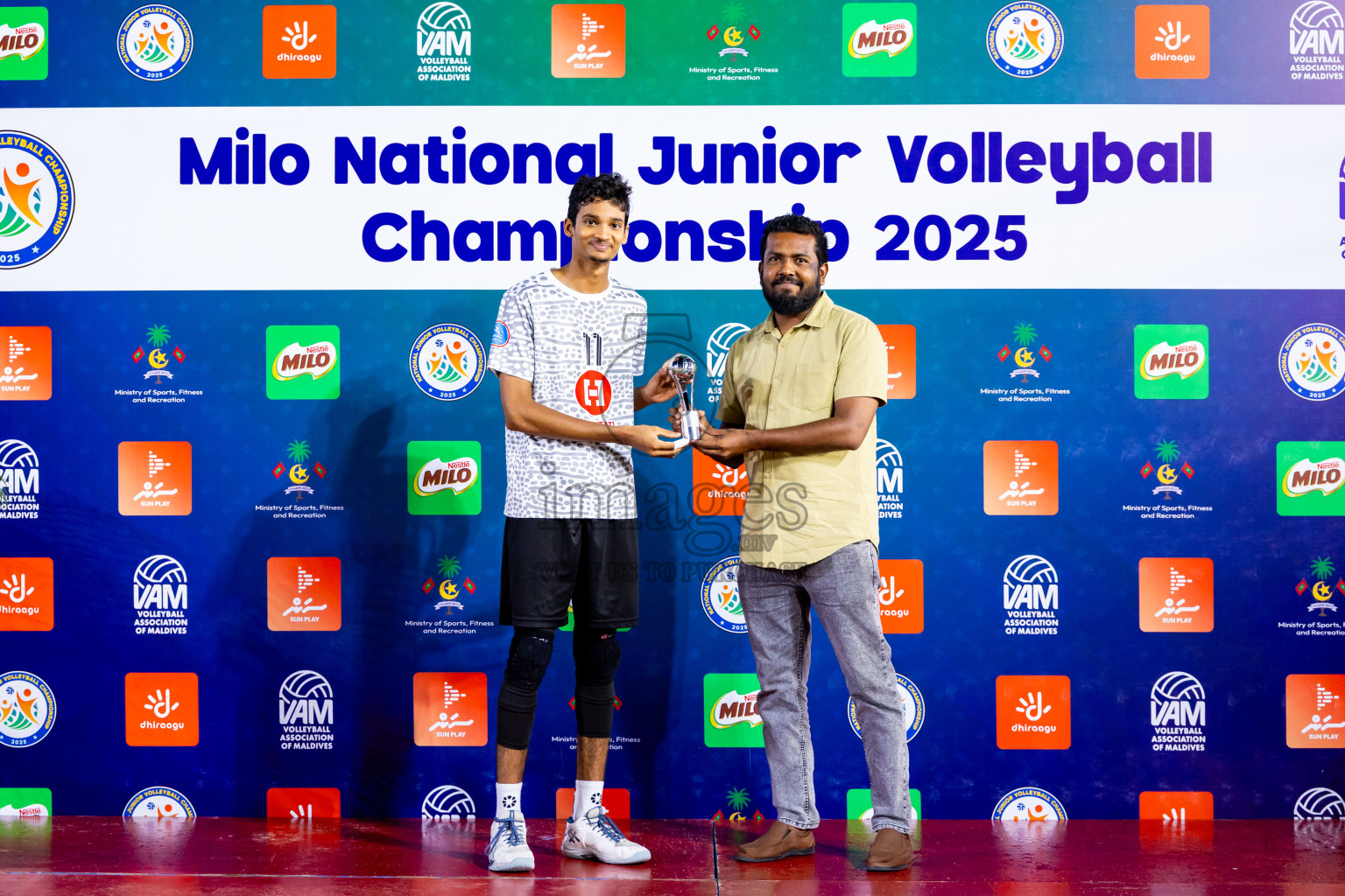 Maathoda Sports Club vs Sports Club City in the Finals of Milo National Junior Volleyball Championship 2025 Men's Division was held on Sunday, 30th November 2025 at Ekuveni Turf Court Male', Maldives. Photos: Nausham Waheed / images.mv