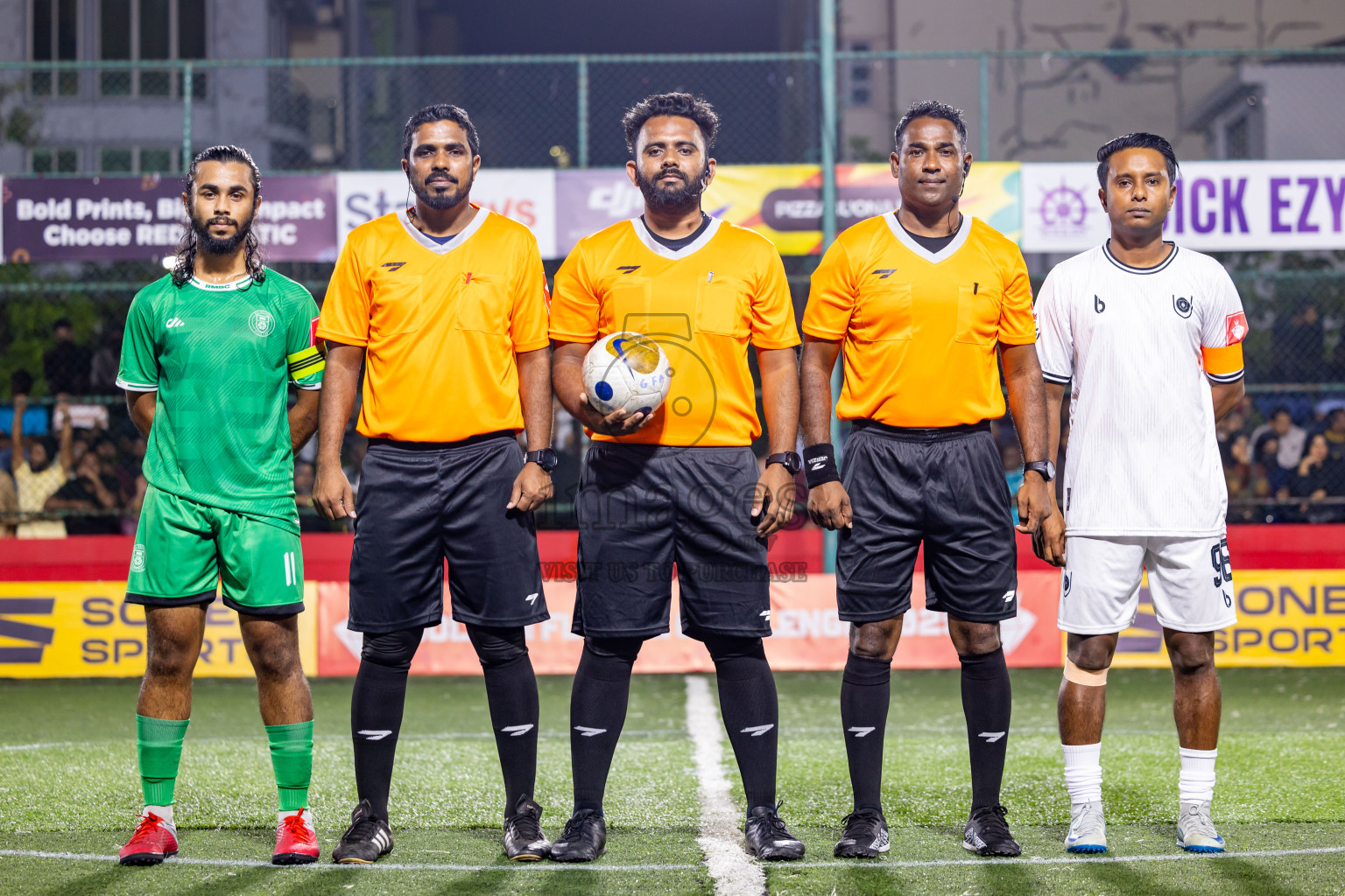 R Dhuvaafaru vs R Meedhoo in Day 14 of Golden Futsal Challenge 2025 was held on Saturday, 18th January 2025, in Hulhumale', Maldives. Photos: Nausham Waheed / images.mv