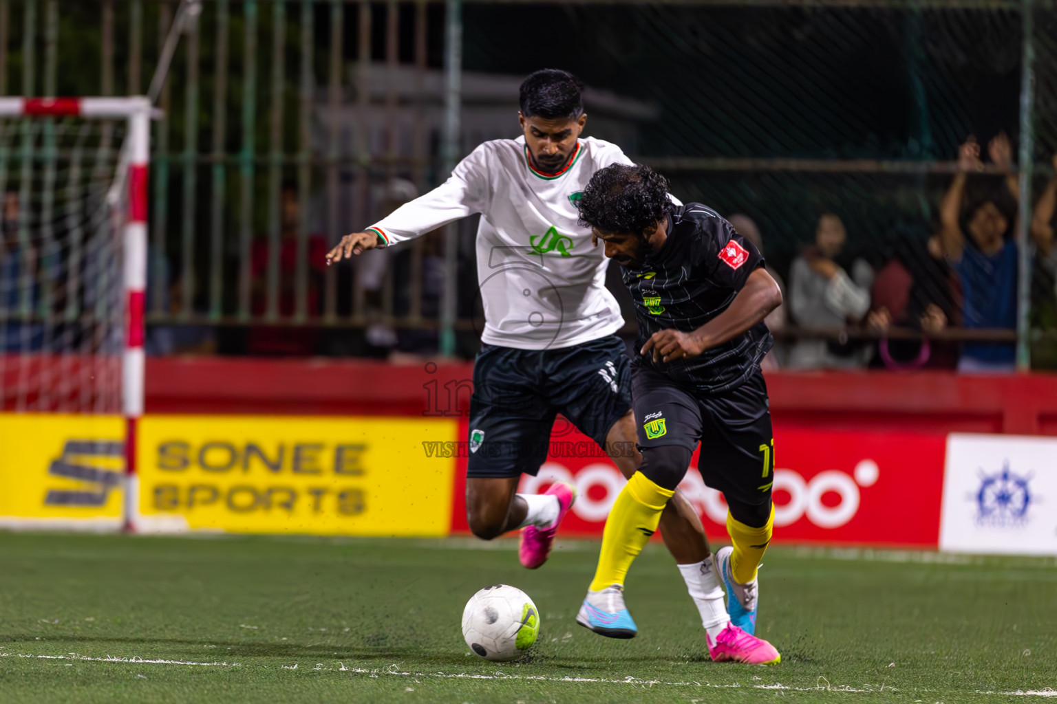 HDh Finey vs HDh Vaikaradhoo in Day 10 of Golden Futsal Challenge 2024 was held on Tuesday, 23rd January 2024, in Hulhumale', Maldives
Photos: Ismail Thoriq / images.mv