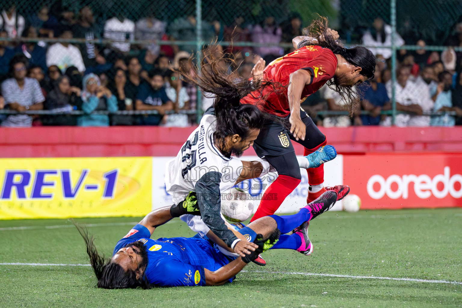 Vilimale vs L Gan in Semi Finals of Golden Futsal Challenge 2024 which was held on Friday, 1st March 2024, in Hulhumale', Maldives. 
Photos: Hassan Simah / images.mv