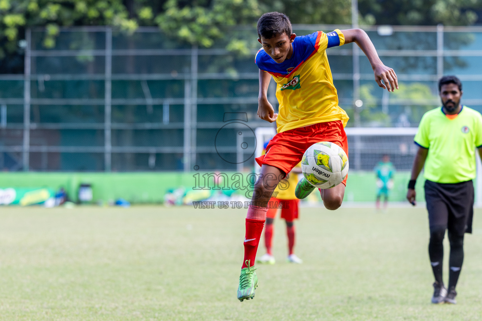 Day 2 of MILO Academy Championship 2024 held in Henveyru Stadium, Male', Maldives on Thursday, 1st November 2024. 
Photos:Hassan Simah / Images.mv