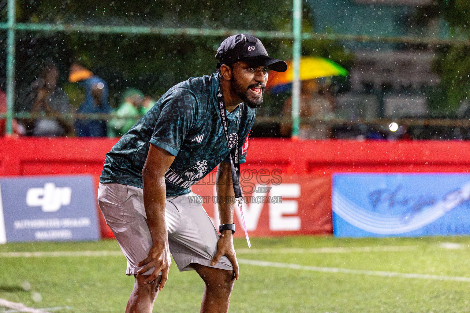 Lh. Hinnavaru VS Lh. Olhuvelifushi on Day 22 of Golden Futsal Challenge 2025 was held on Sunday, 26 January 2025, in Hulhumale', Maldives. 
Photos: Hassan Simah / images.mv