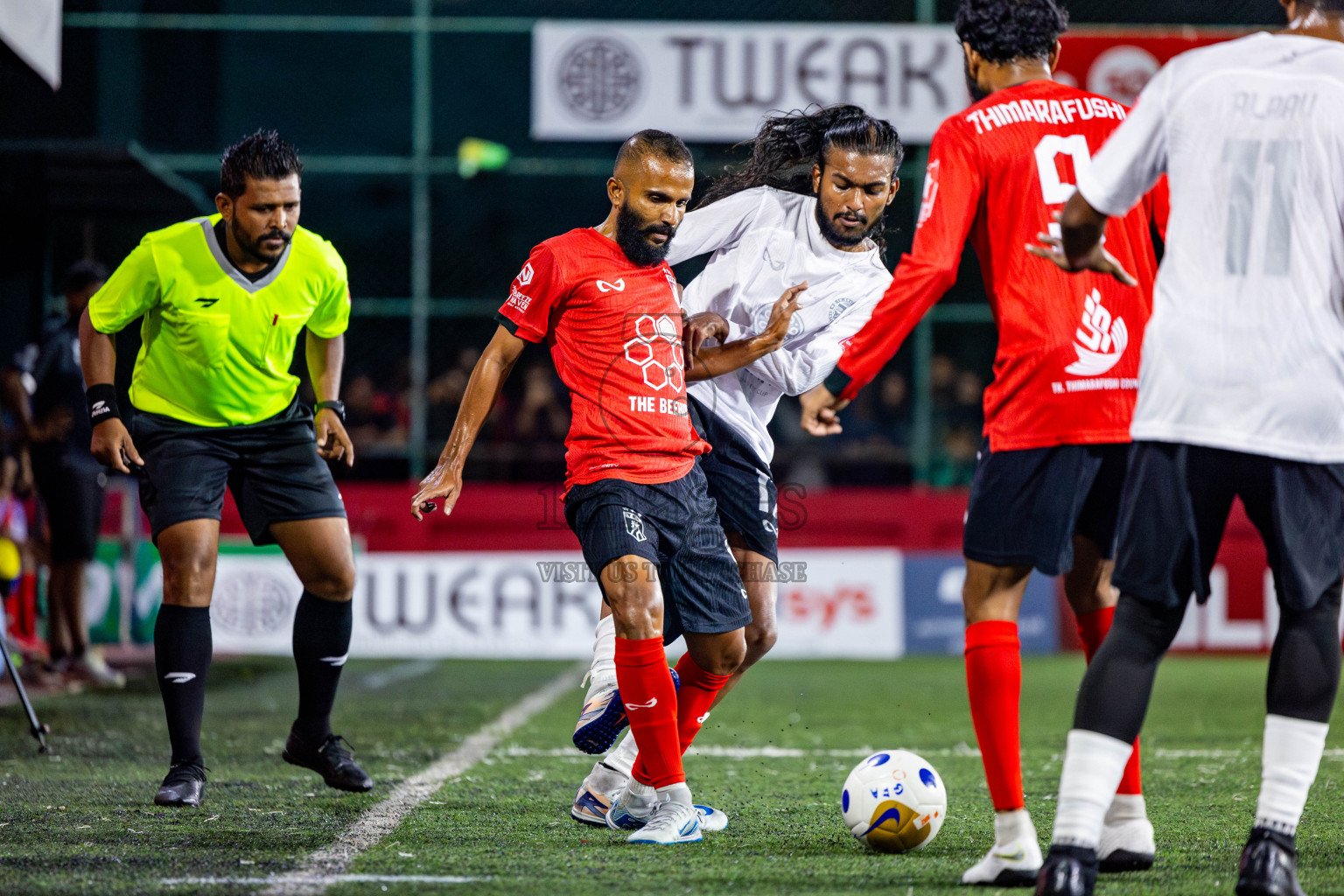 Th Omadhoo vs Th Thimarafushi in Day 18 of Golden Futsal Challenge 2025 was held on Wednesday, 22nd January 2025, in Hulhumale', Maldives. Photos: Nausham Waheed / images.mv