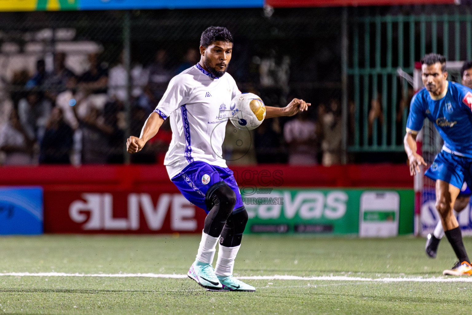 N Holhudhoo vs N Velidhoo in Day 12 of Golden Futsal Challenge 2025 was held on Thursday, 16th January 2025, in Hulhumale', Maldives.
Photos: Hassan Simah / images.mv