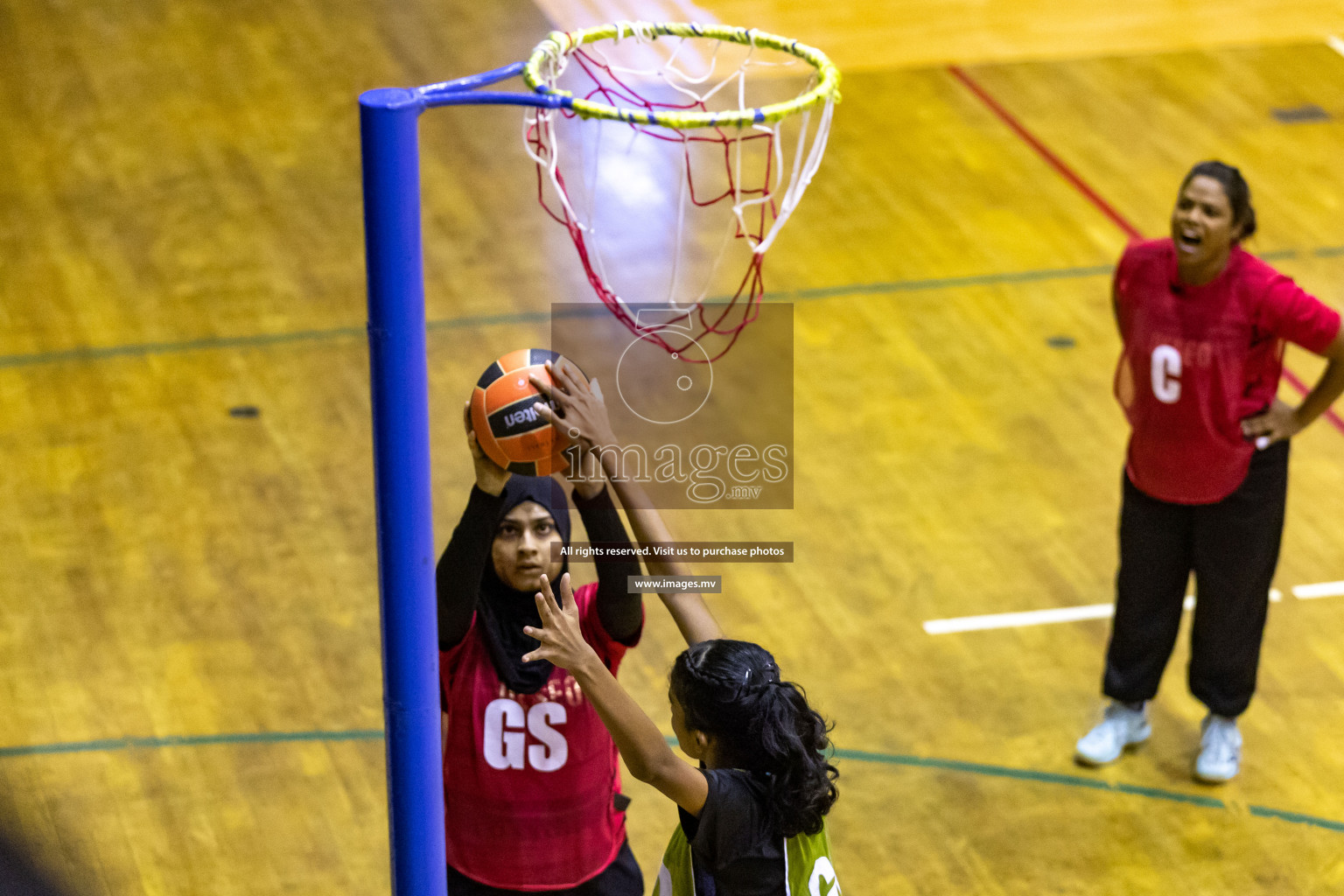 Lorenzo Sports Club vs Youth United Sports Club in the Milo National Netball Tournament 2022 on 20 July 2022, held in Social Center, Male', Maldives. Photographer: Hassan Simah / Images.mv