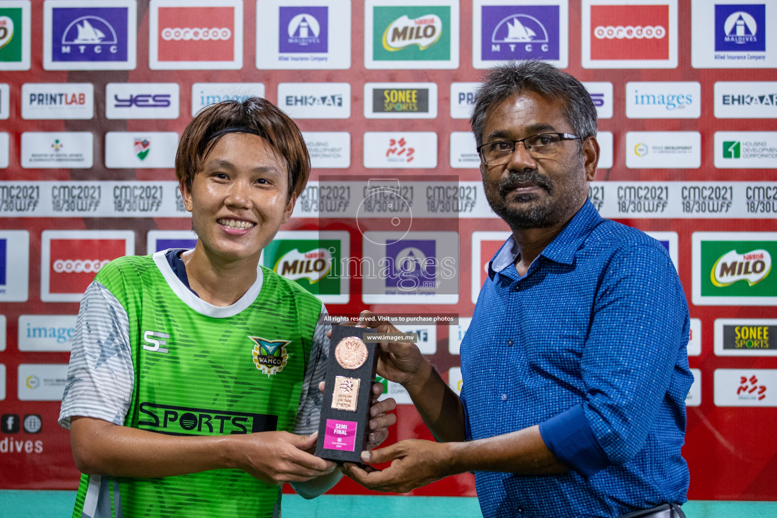 Club WAMCO vs DSC in the Semi Finals of 18/30 Women's Futsal Fiesta 2021 held in Hulhumale, Maldives on 14th December 2021. Photos: Ismail Thoriq / images.mv