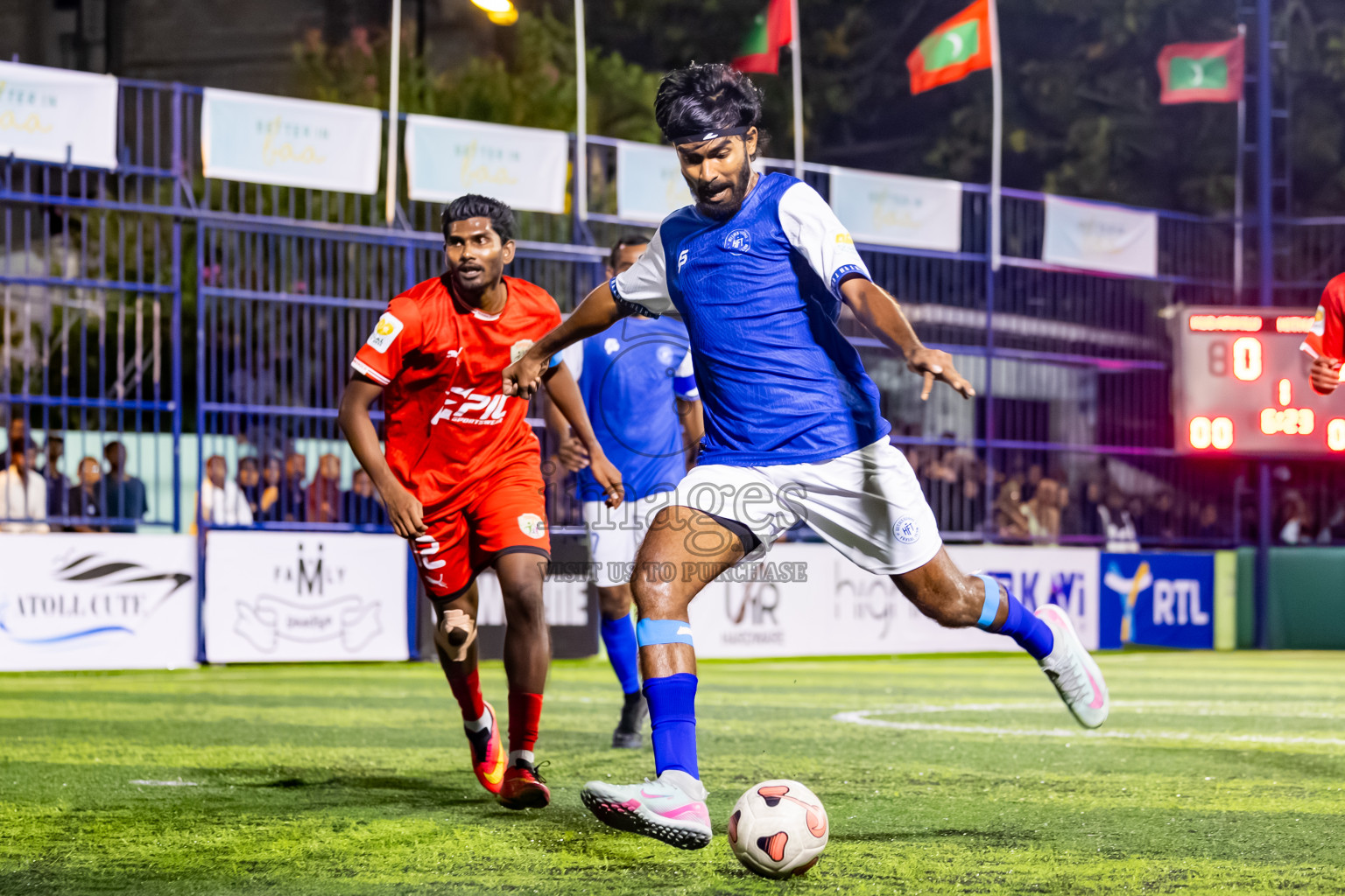 Kudarikilu vs Hithaadhoo in Day 1 of Better in Baa Futsal Fiesta 2025 Men's division held in B. Eydhafushi, Maldives on Wednesday, 5th November 2025. Photos: Nausham Waheed / images.mv