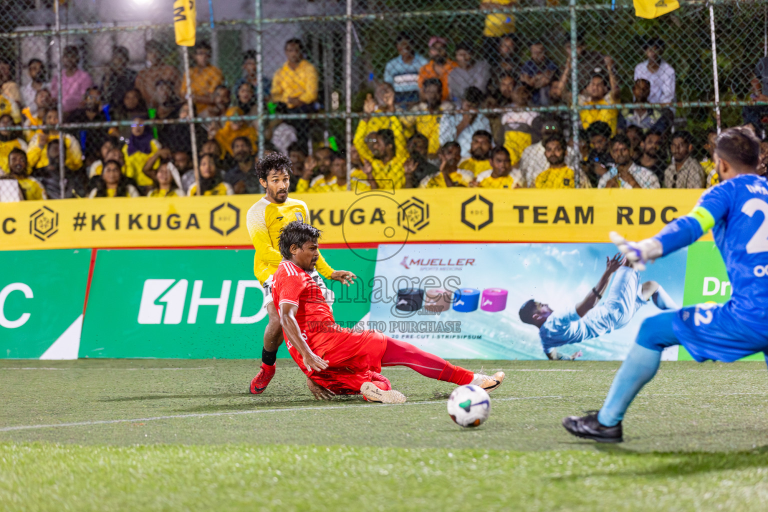 United BML vs Team MTCC in Club Maldives Cup 2024 held in Rehendi Futsal Ground, Hulhumale', Maldives on Saturday, 28th September 2024. 
Photos: Hassan Simah / images.mv